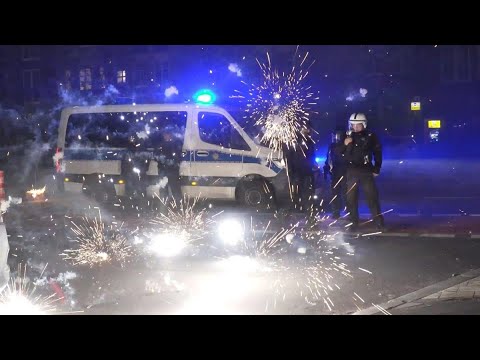 Silvester in Berlin - Neukölln versinkt im Bürgerkrieg! 🔥￼