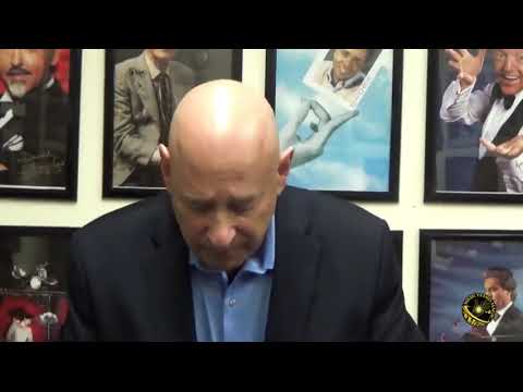 Saturn Magic - Strolling Smiley (Gimmicks and Online Instructions) by Dr. Michael Rubinstein - Tric