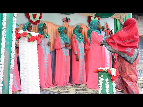 QASIDA YA MWAKA - HUBBA ZA RASULI TAZAMA VIDEO HII UONE WATU WALIVOTULIA NA KUSIKILIZA SIFA ZA MTUME