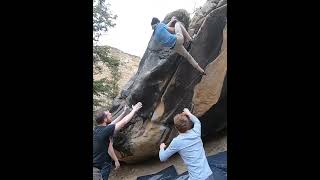 Video thumbnail of Killa Bees, V7. Joe's Valley