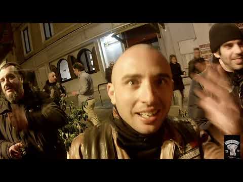 in giro con steel roses (around with steel roses)