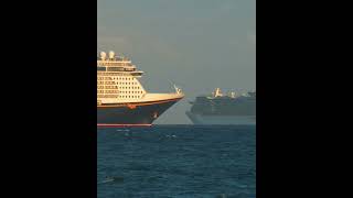 Disaster at sea? The visual trick with the Disney Dream and the Oasis of the Seas