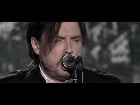 JASKÓŁKA UWIĘZIONA - PIOTR CUGOWSKI