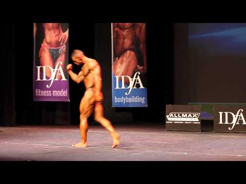 IDFA World Championships & Pro Universe 2013 - Mike Calaminici Routine