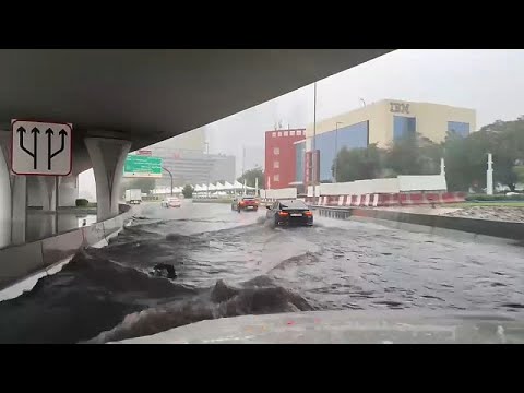 فيضانات وعواصف رعدية في الإمارات