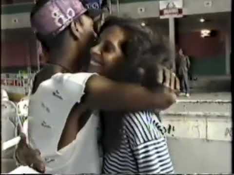 DOCES BARBAROS NA MANGUEIRA - CAETANO GIL GAL BETHANIA