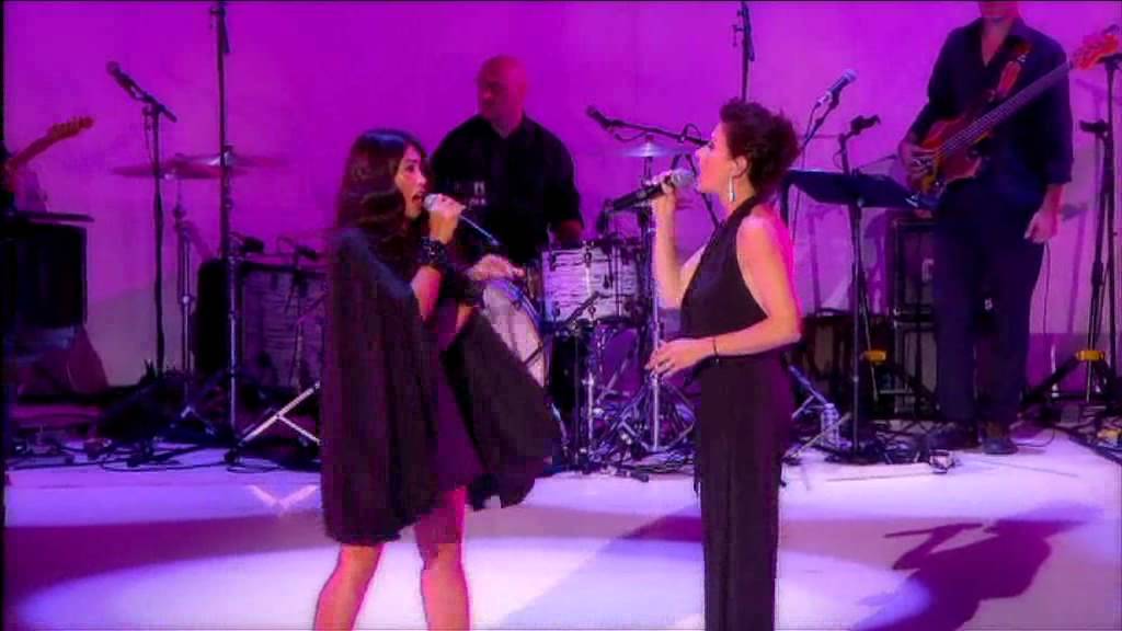 Miniature de la vidéo Anggun & Tina Arena "No more tears" du film Départ immédiat