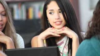 Jasmine Villegas - werk