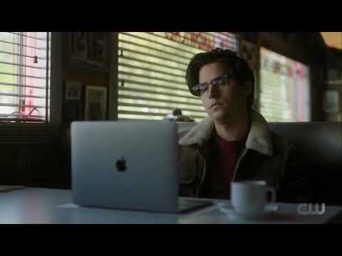 Riverdale 5x5- Jughead being useless AF