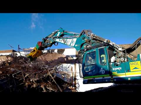 PULVERISER ON LIEBHERR