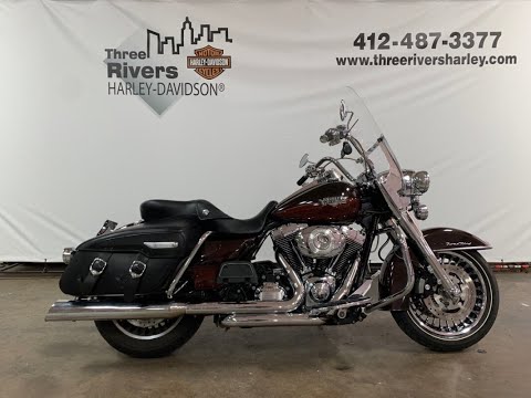 2011 Harley-Davidson® Road King® Classic Two-Tone Dark Candy Root Beer / Light