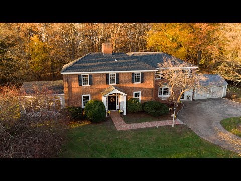 89 Ripley Hill Road, Concord MA - Romantic & Welcoming Colonial above the Old North Bridge