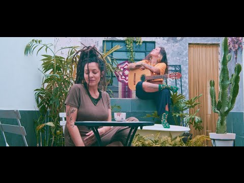 Manu Testa e Marina Peralta - Pés no Chão