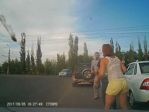 Драка водителей с участием женщин