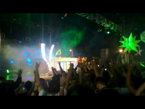 Cosmic Gate vs System F - The Blue Theme (Ferry Corsten Fix) (Ferry Corsten @ SW4, 27/8/11)
