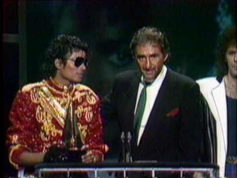 Michael Jackson Wins Favorite Pop Video For "Beat It" - AMA 1984