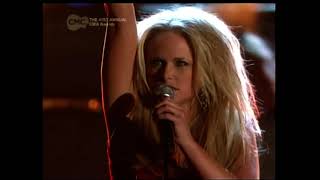 Miranda Lambert- Gunpowder And Lead (Live At The 41st AMA Awards)