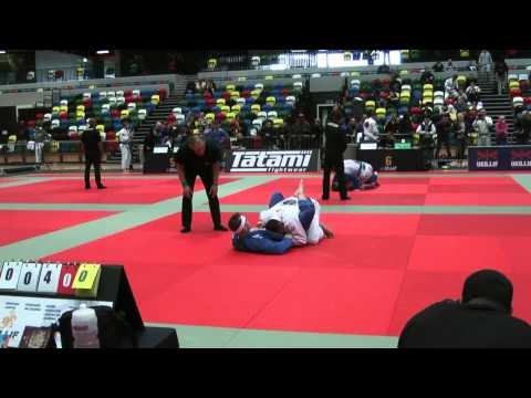 IBJJF London Winter Open - Jorge Sousa (Legacy BJJ) vs Louis David O Corazza (Roger Gracie)