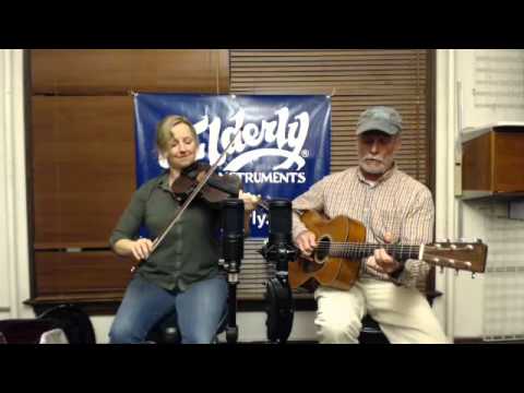 Erynn Marshall and Carl Jones in concert | Elderly Instruments