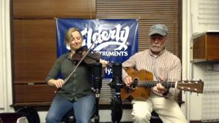 Erynn Marshall and Carl Jones in concert | Elderly Instruments