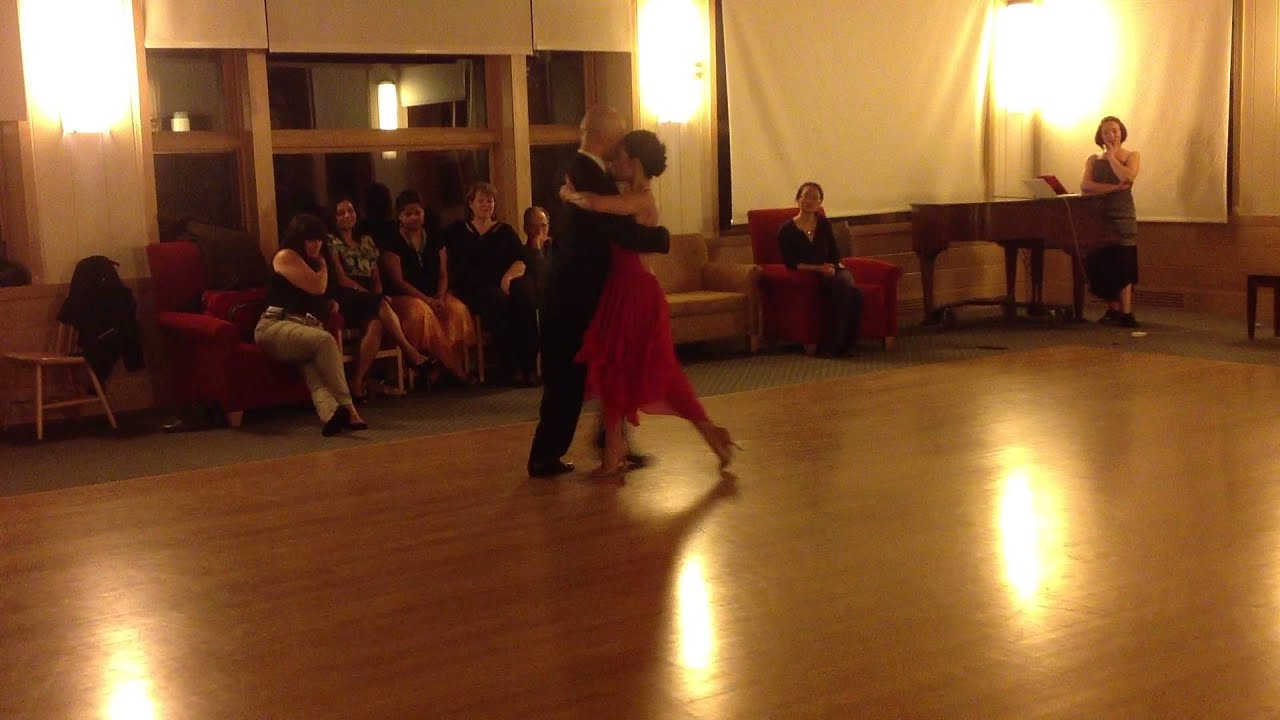 2013-05-25 Adriana Salgado y Orlando Reyes dancing a tango at Dartmouth College