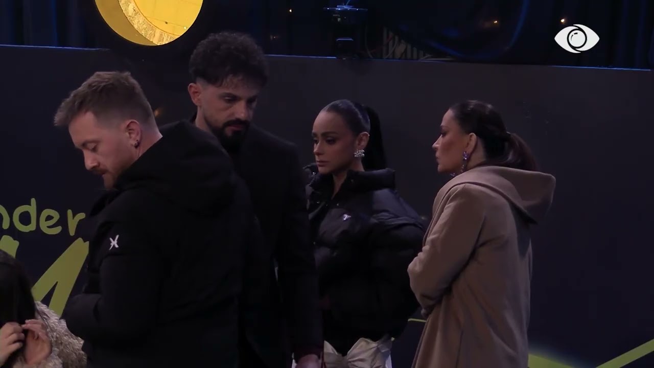 “Si do flemë? Me një krevat?”/ Rozana ngacmon Gertën: Ty do të të hipim mbi çati