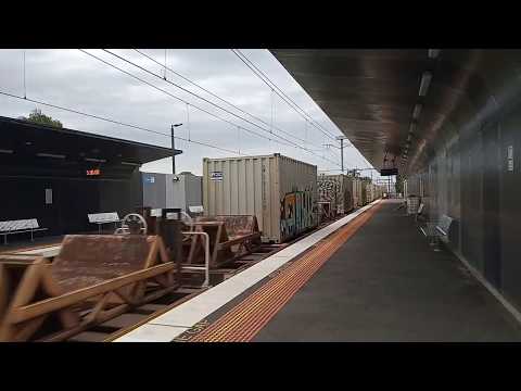 G531+G527 passing Southland P1