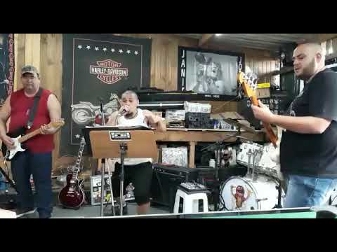 Nafta Rock - Blitzrieg Bop Cover - Mr. Jones MC