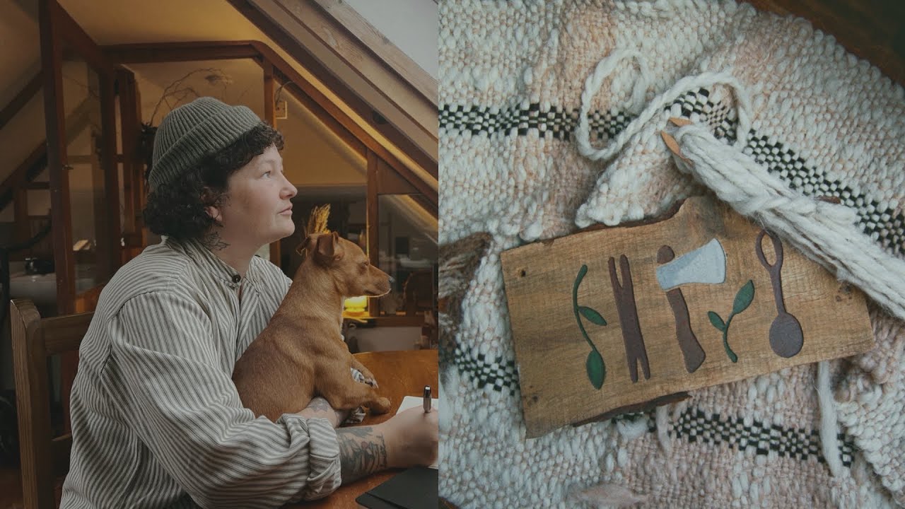 Weaving with wool on my rigid heddle loom