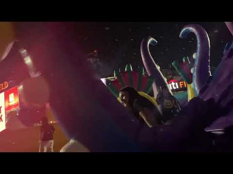 BIG BOUNCE AMERICA AT NIGHT ON THE AIR SPACE