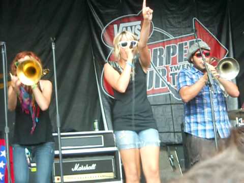 Warped Tour 2010, Reel Big Fish and Tip the Van-She has a Girlfriend Now