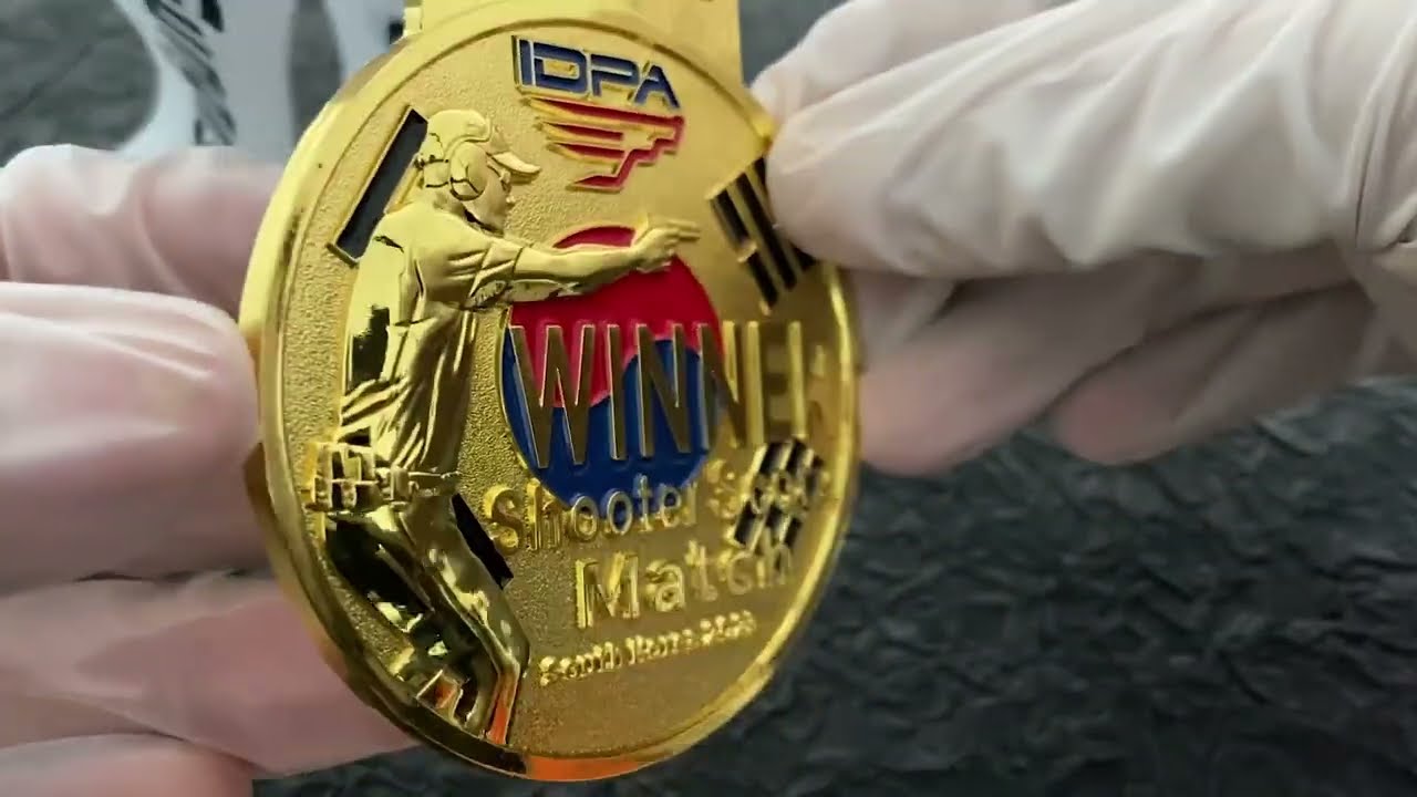 1463 - Shooting Competition 3d Relief With Enamel Medal And Gossip Elements