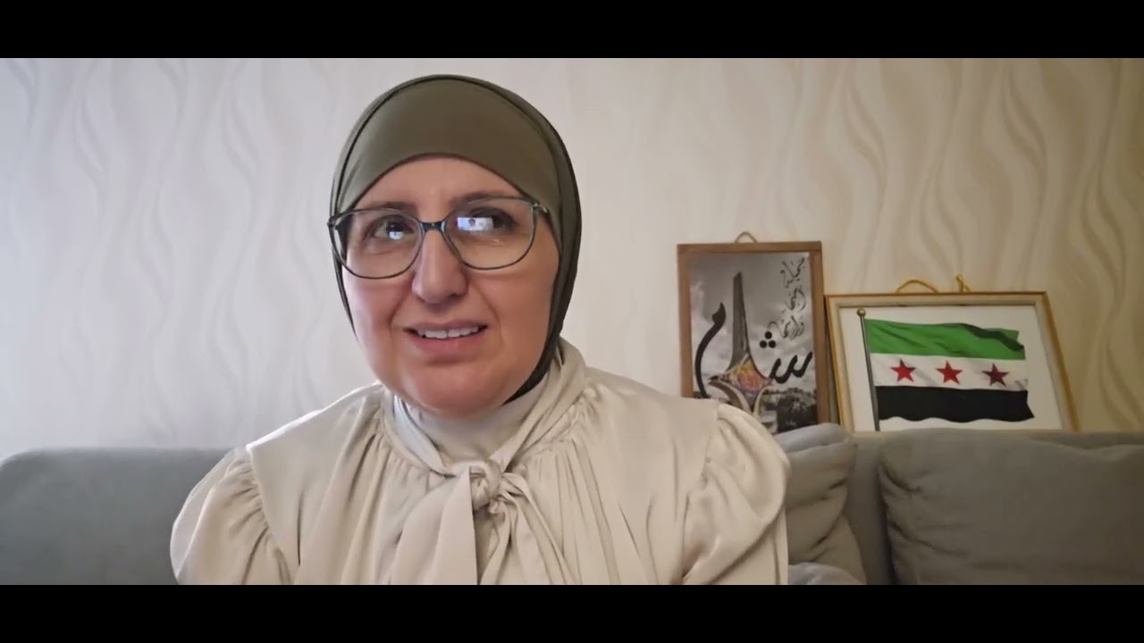 الفنانة المنافقة وفاء موصلي تتفاعل على اغنية يلعن روحك حافظ عجبت لك يازمن