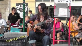 Linz Pflasterspektakel 2013 Estas Tonne Pt 3