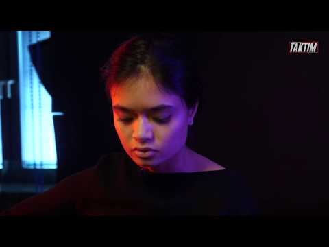 TakTim TALES episode 1: Naomi Snell - High Hopes Acoustic Jamsession