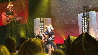 Brad Paisley - He Didn&#39;t Have To Be - Live (2016)