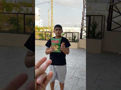 اخد مشتريات البنات وهرب!!