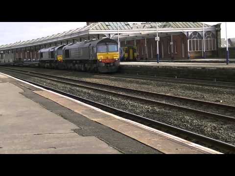 66305 TnT 66304 on 4z26 at Kilmarnock 28-02-13.mt2s