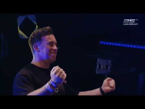 Hardwell x AVB x Blasterjaxx - Follow The Light Vs Beat Of The Drum (Hardwell ULTRA MIAMI 25 Mashup)