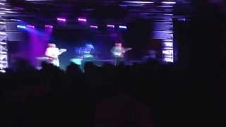 The Spitfires - I'm Holding On. Live