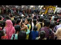 Mumbai local train rush at thane railway station