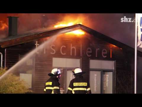 Feuer in Tischlerei - Vermutlich Millionenschaden in  Bargteheide