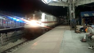 preview picture of video '12801 Purushottam Express (Puri-New Delhi)'
