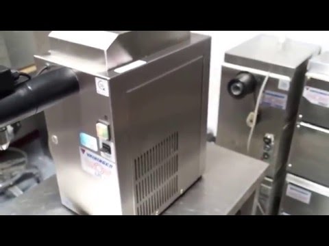 AUTOMAT MASZYNA DO BITEJ ŚMIETANY SANOMAT EURO PICCOLO 2 LITRY  SPRZEDAM tel. 602488446