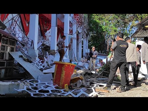 Video Thumbnail: Starkes Beben Stärke sieben Komma vier erschüttert Molukkensee, Tsunamiwarnung endet