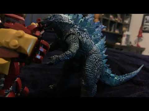 Godzilla vs the Lego Hulkbuster