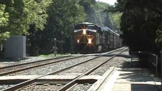 preview picture of video 'Autorack Train through Garrett Park Maryland'