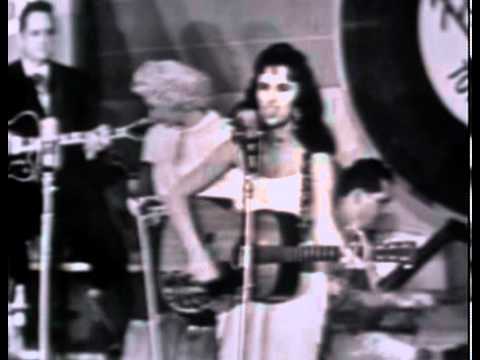 Wanda Jackson   Pick me up on your way Down On Town Hall Party   1958