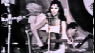 Wanda Jackson   Pick me up on your way Down On Town Hall Party   1958