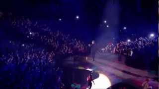 Robbie Williams - Candy Live At The O2